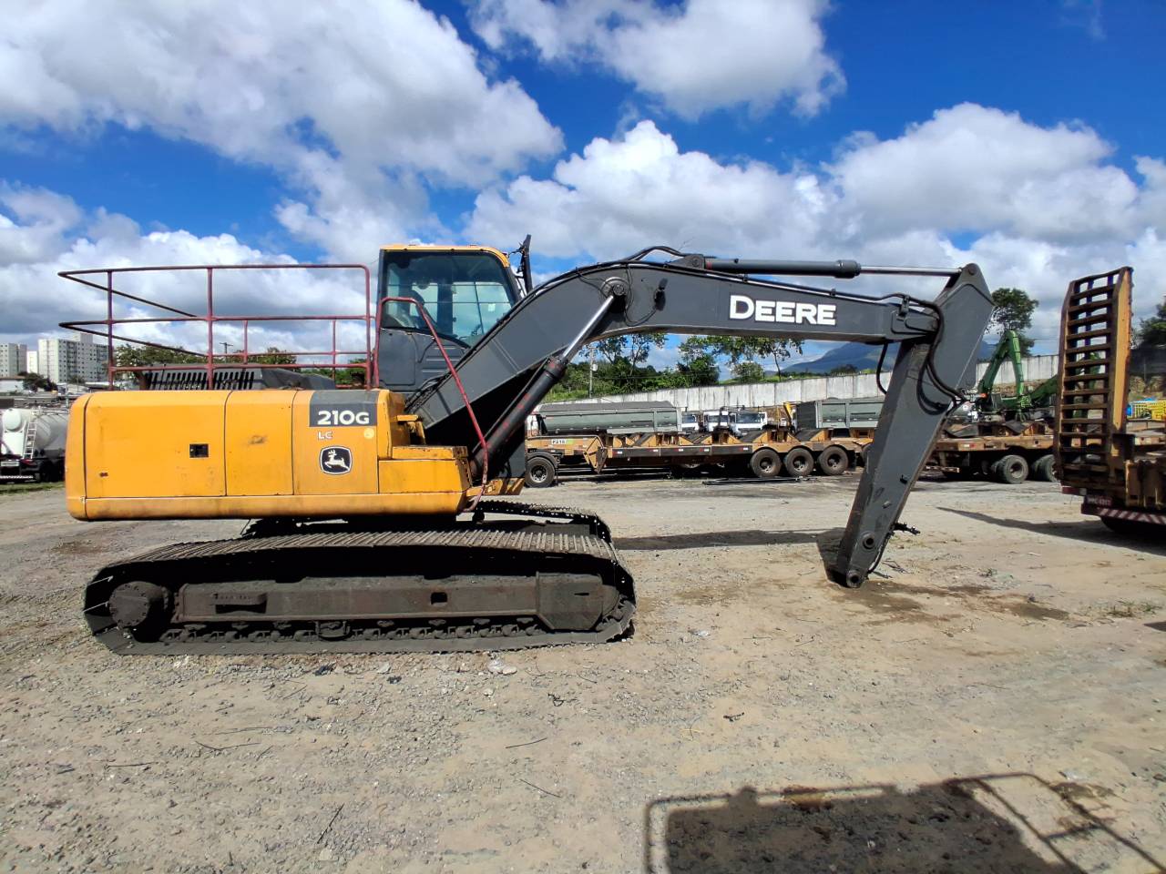 Escavadeira Esteira  John Deere 210G