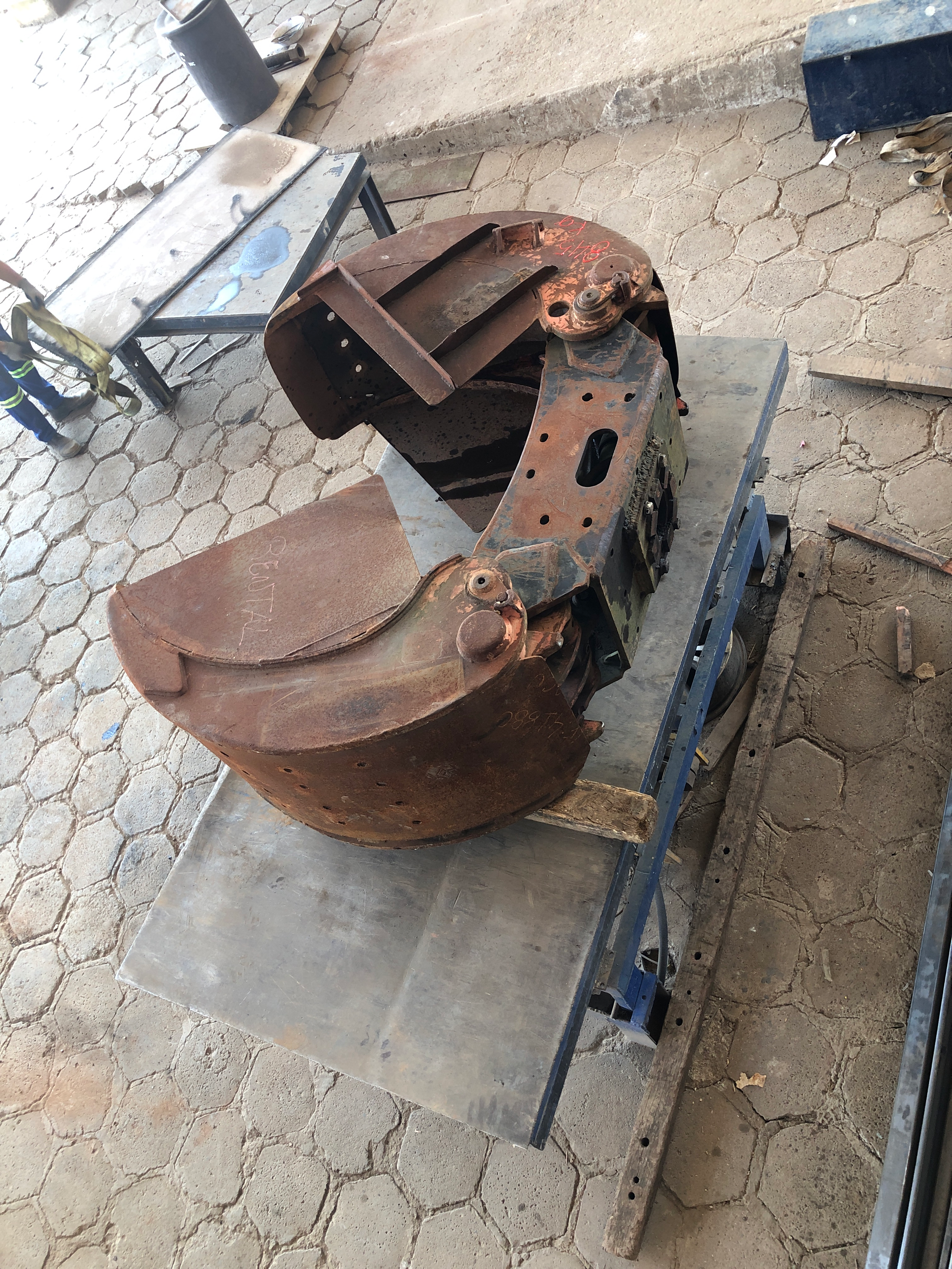 GARRA CAÇAMBA- J DE SOUZA