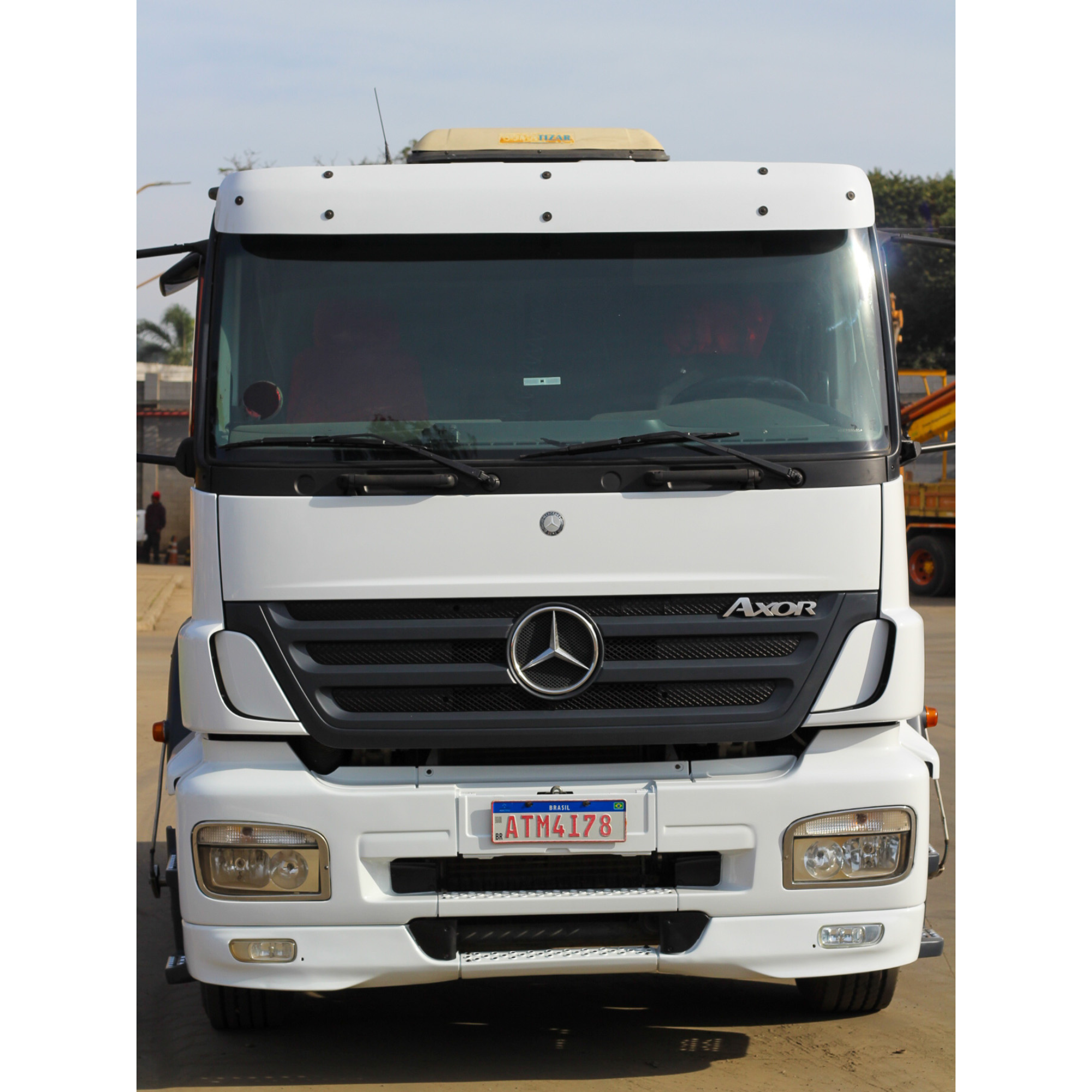 Cavalo Mecânico Mercedes-Benz AXOR 1933 - Ano 2011 - ATM4178