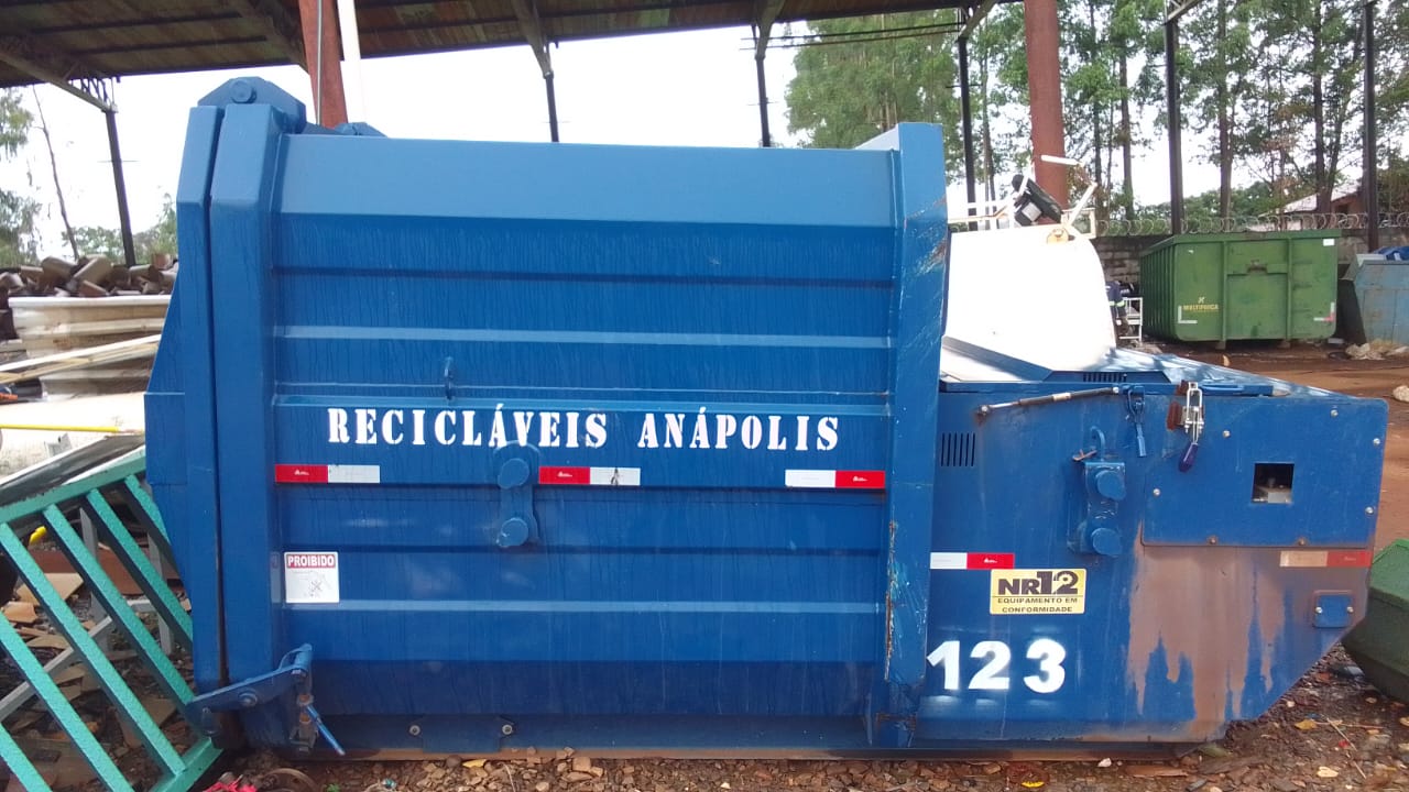 Compactador de resíduos