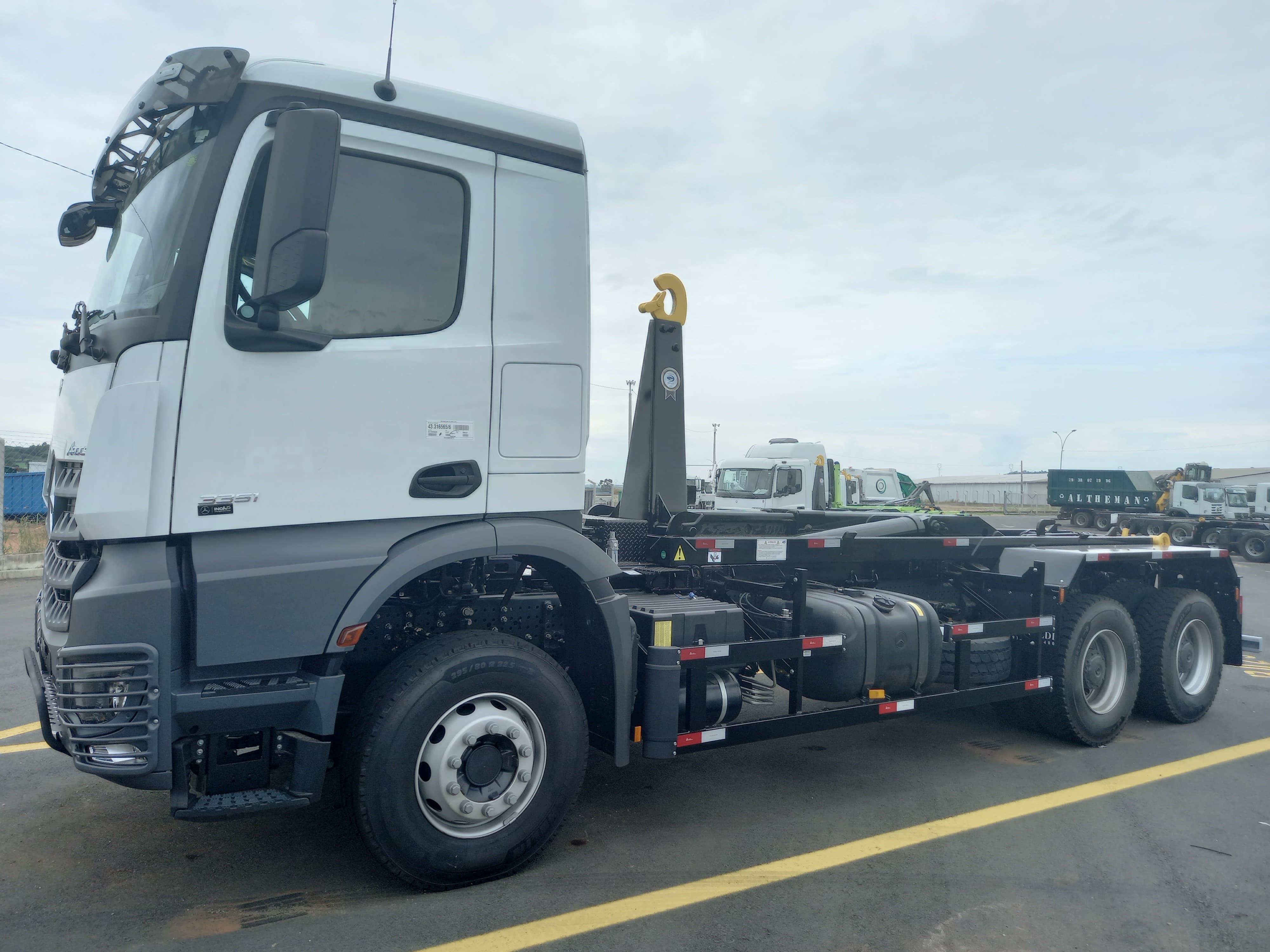 ROLL-ON ROLL-OFF GR25