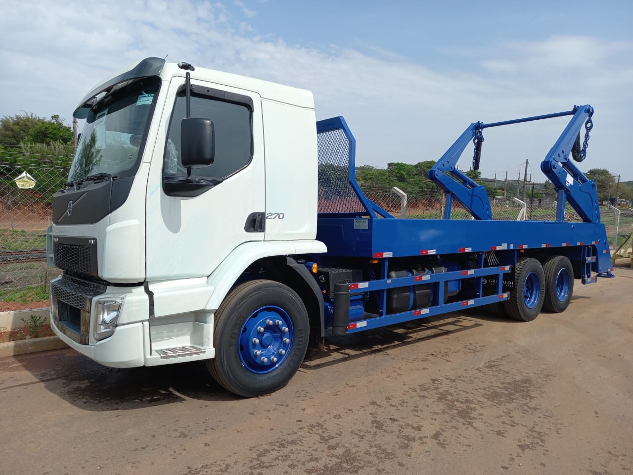 POLIGUINDASTE TRIPLO 8 TONS GRIMALDI