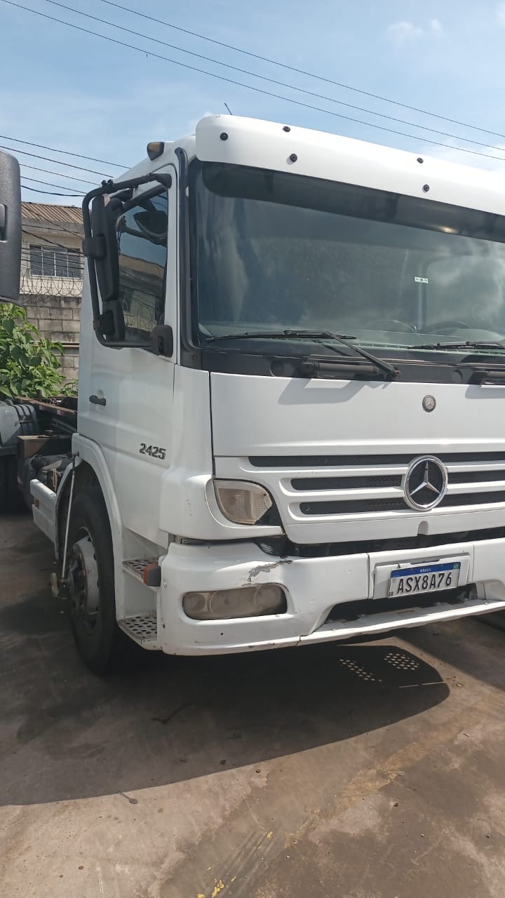 Mercedes - Benz Atego 2425