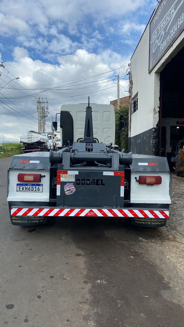 Volvo VM-260 ano 2011 roll on Dodael 2021