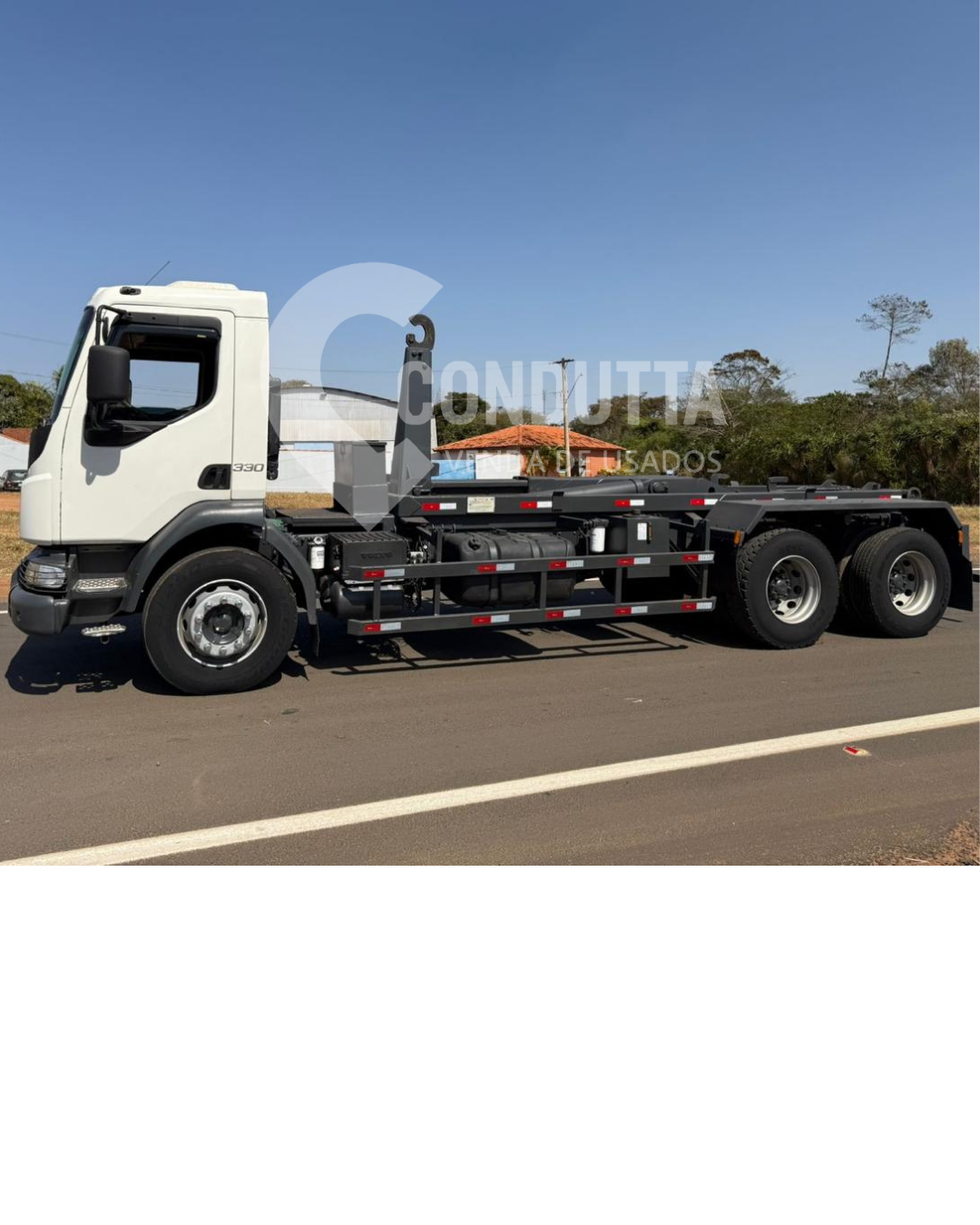 Caminhão Volvo CM330