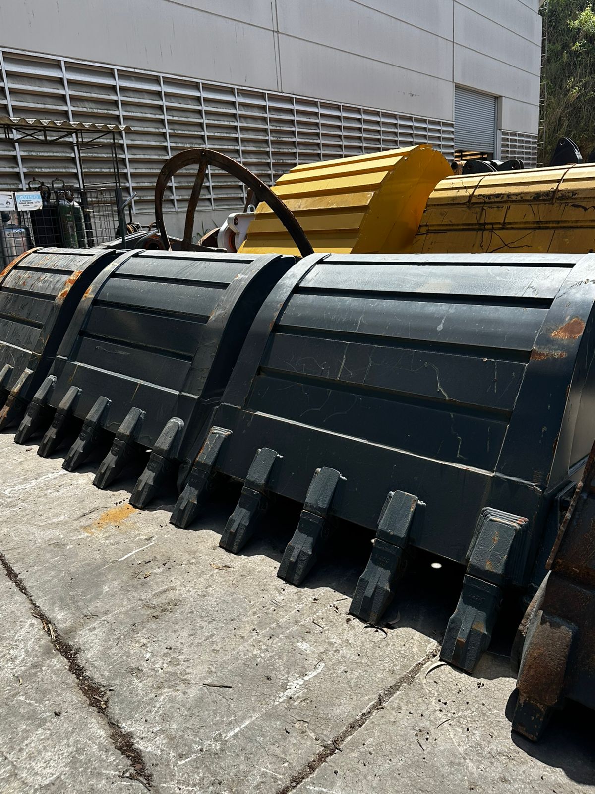 Caçambas para Escavadeira – Diversos Tamanhos