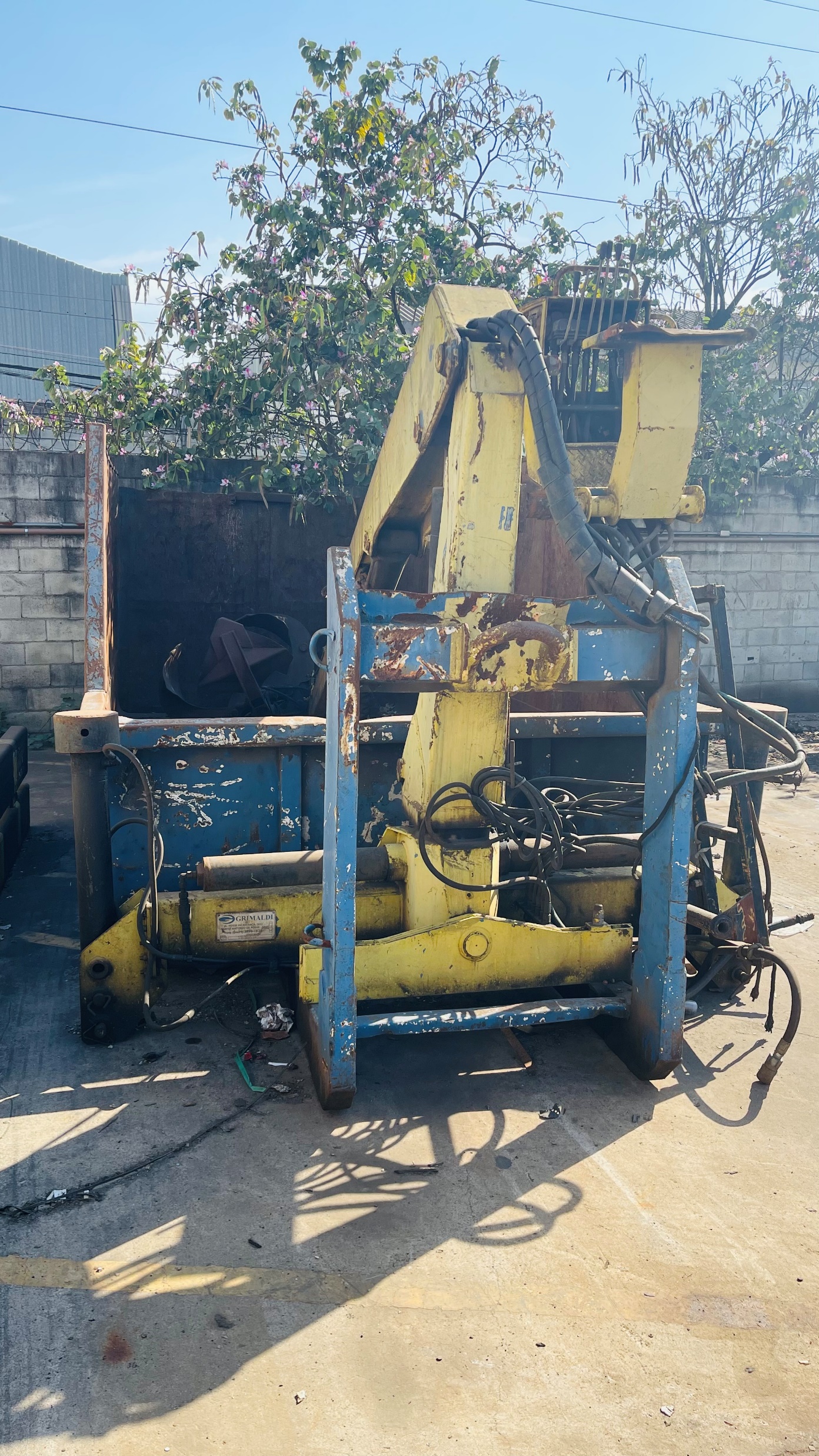 Caçamba Munck Grimaldi 0932