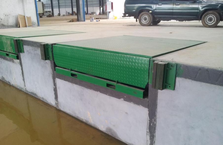 DOCKLEVEL 1200 - NIVELADORA DE DOCA FIXA 12 Ton