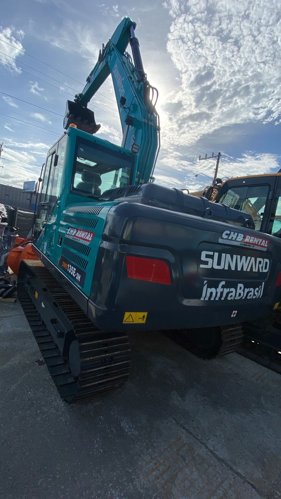 Escavadeira Sunward SWE135E-3H